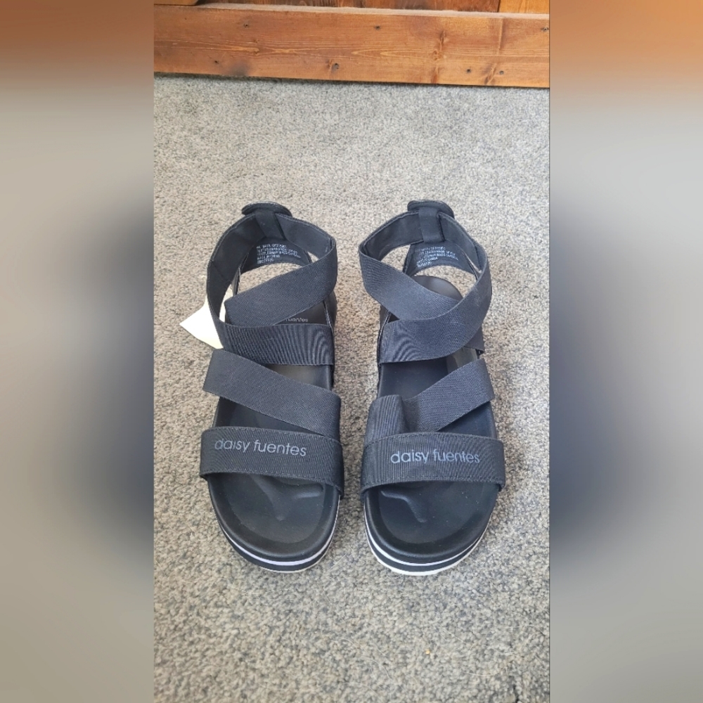 Daisy Fuentes sandals